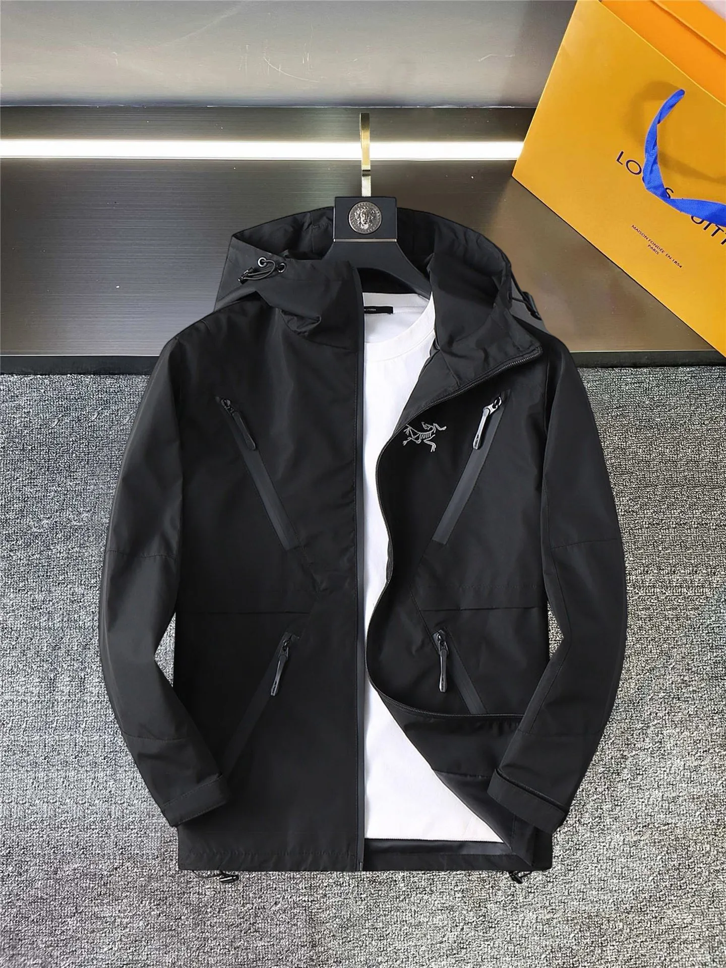 Same Style， ， 2026 New Arrival ， Original Premium Breathable ， ， ， Quality。 ， Sizes：M～3XL，